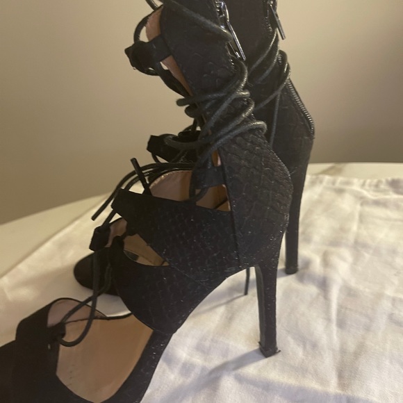 Sexy Lace Up Heels Vices - European Designer! - Picture 12 of 15